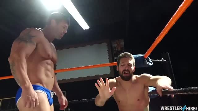 Joey Nux vs Ronnie Pearl (Body Slams & Bear Hugs)
