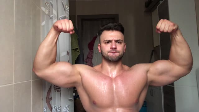 Biceps Worship Alex