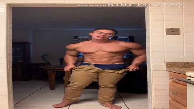Muscle ass bodybuilder