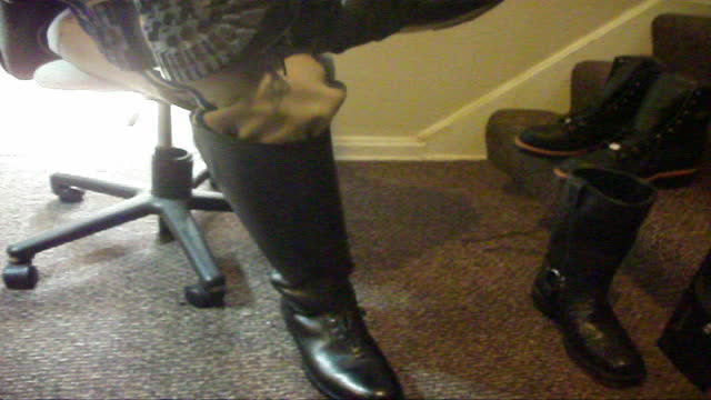 Raymond Lamb Cleveland Solo with boots