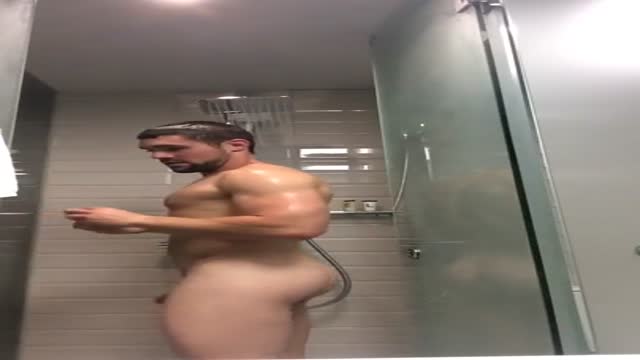 Bubble butt in shower