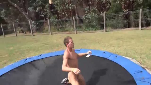 NAKED AUSSIE WORKS OUT AT HOME