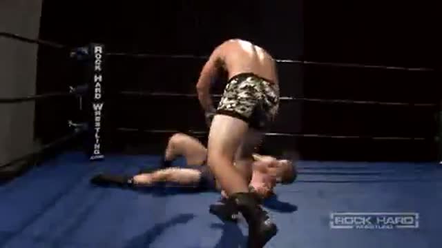 muscle wrestling