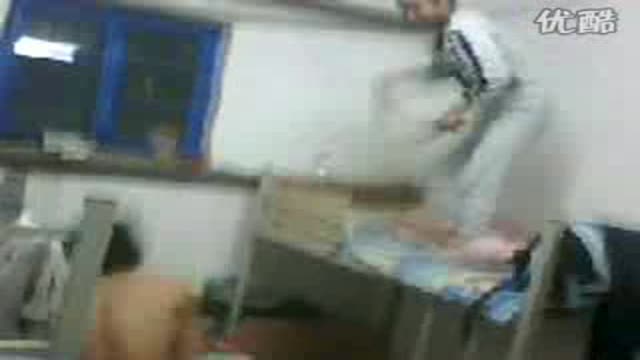 lad be played by friend (3)