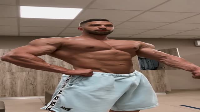Alessandro Cavagnola - Pose