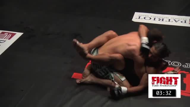 fight wrestle MMA the blu short has great exiting thighs