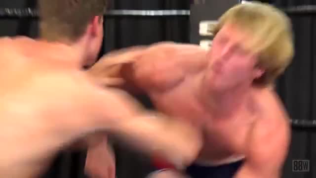 Wrestlr suffer