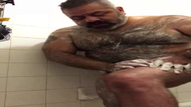 Mexican Oso Bear Shows Off in Shower