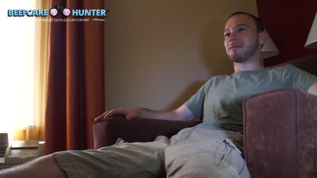 hot str8 guy gets served and jerked off