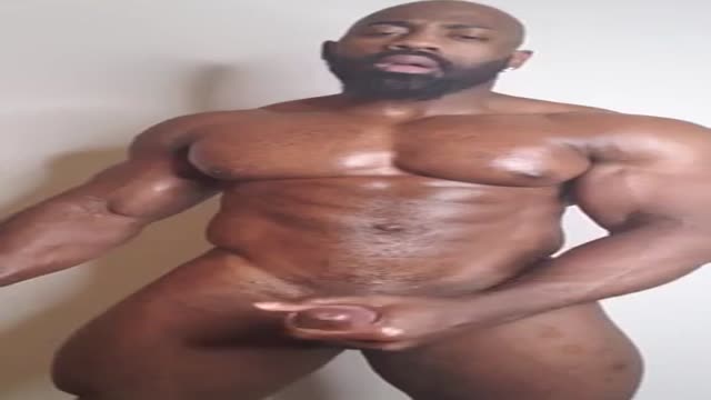 Ebony Bodybuilder Masturbating - GayForIt.eu - Free Gay Porn Videos - Beautiful Black Bodybuilder Solo