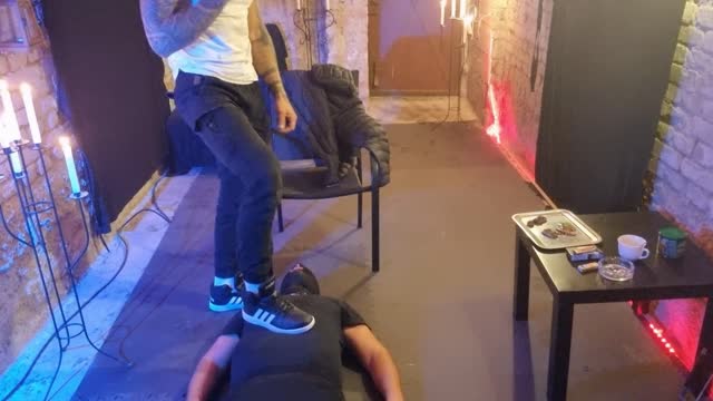 AdonisDomTop -play whit a slave
