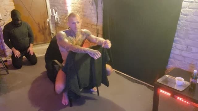 AdonisDomTop and slaves