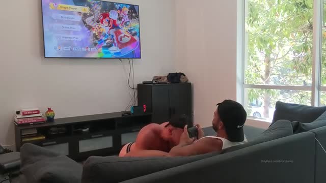 Brock Banks fucks Brogan (brogan_nyc)