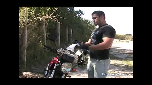 Bondageman: Glovegagged (completo)