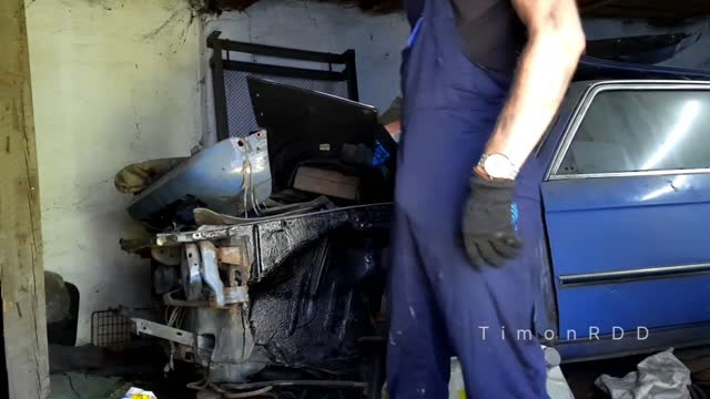 Auto mechanic TimonRDD found a rubber butt in the client's car and fucked her hard
