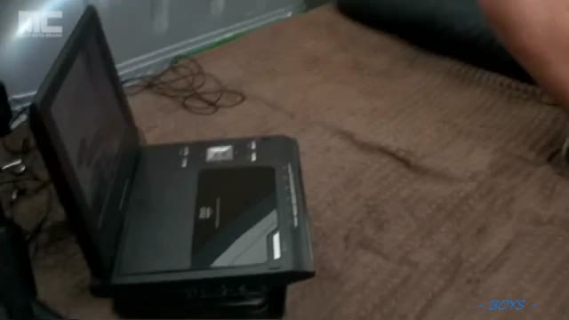 Str8 boy gets handjob 