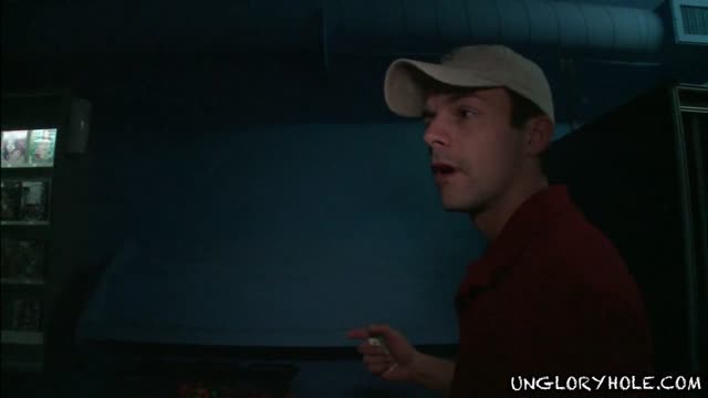 str8 guy gets dick sucked in glory hole