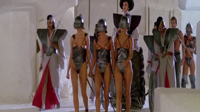 Les Mecs De Cokto : PERILS OF GWENDOLINE