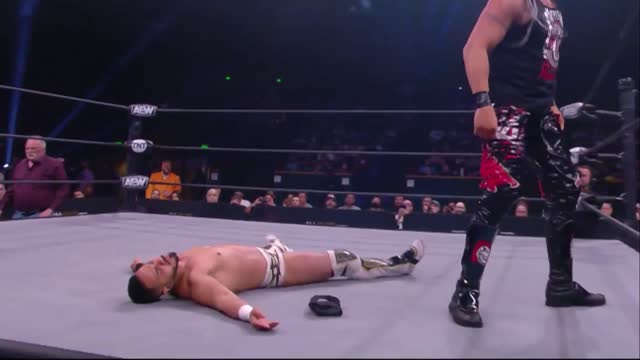 hot wrestler ot fernandez squashed