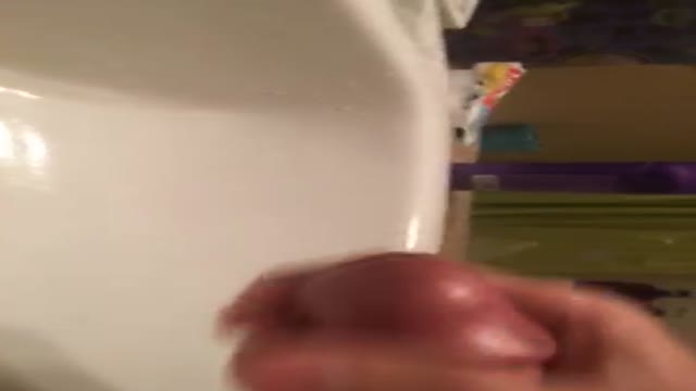 hung cut str8 american cums in sink